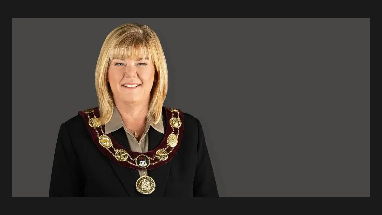 Whitby Mayor Elizabeth Roy wearing the Town of Whitby mayoral chain of office.
